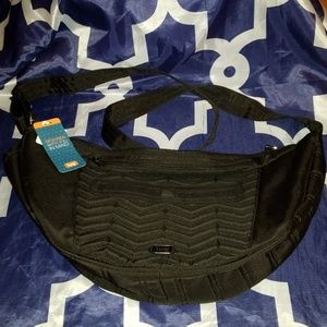 LUG BOOMERANG SLING BAG